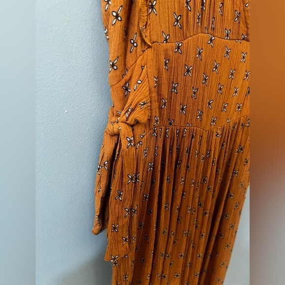 Patrons of Peace burnt orange floral flutter sleeve jumpsuit size medium - Picture 8 of 9